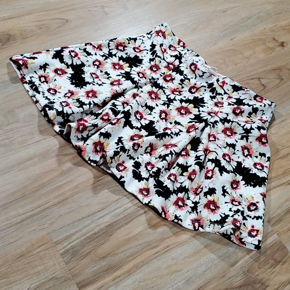 🔺️So Rad Cream Floral Print Skater Skirt Large